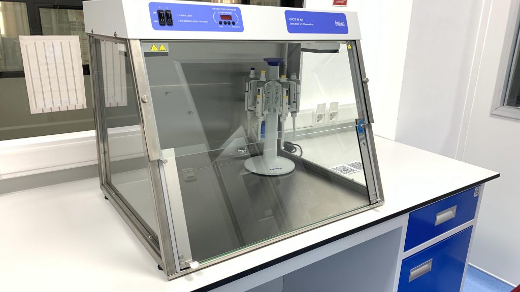 UVC/T-M-AR, UV–Cabinet for PCR operations