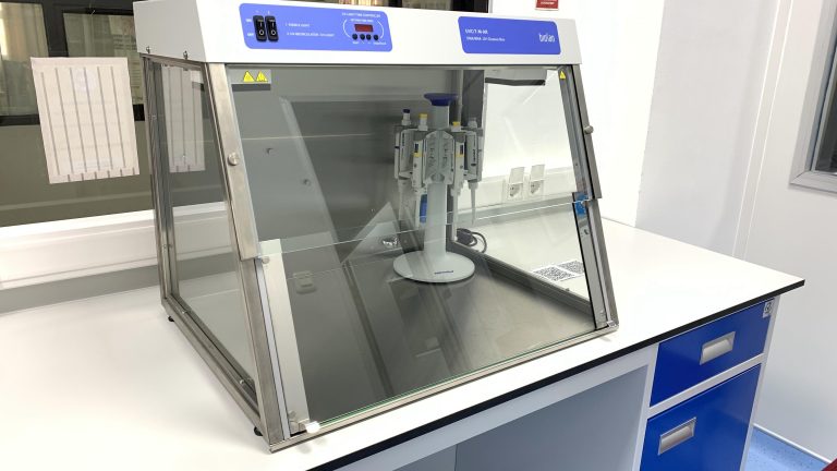 UVC/T-M-AR, UV–Cabinet for PCR operations